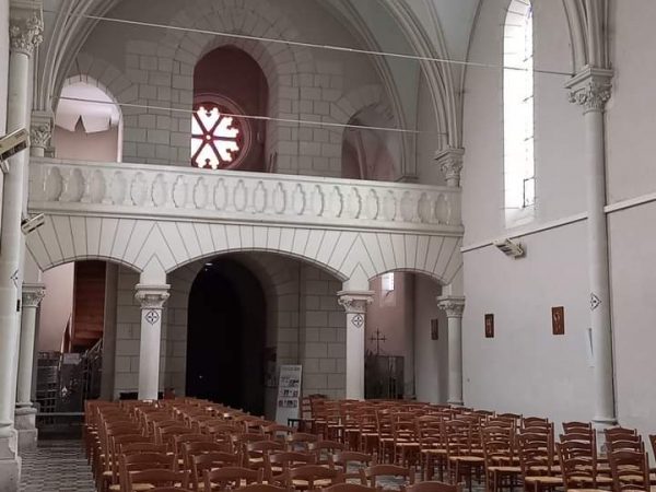 Nieuil-l’Espoir: une église néo-gothique
